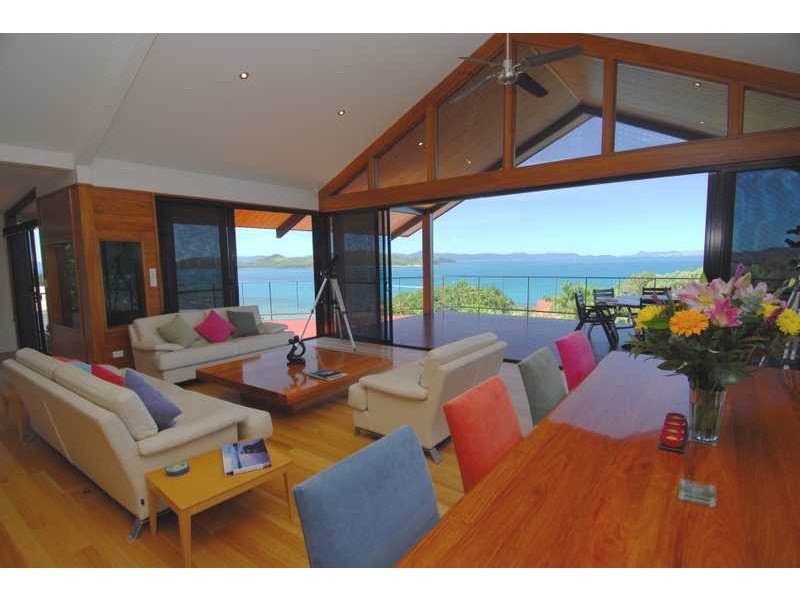 1 Neerim Crescent, Shute Harbour QLD 4802