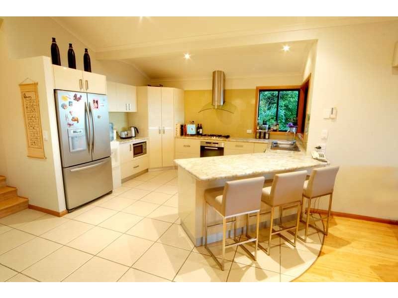 10 Nara Avenue, Airlie Beach QLD 4802