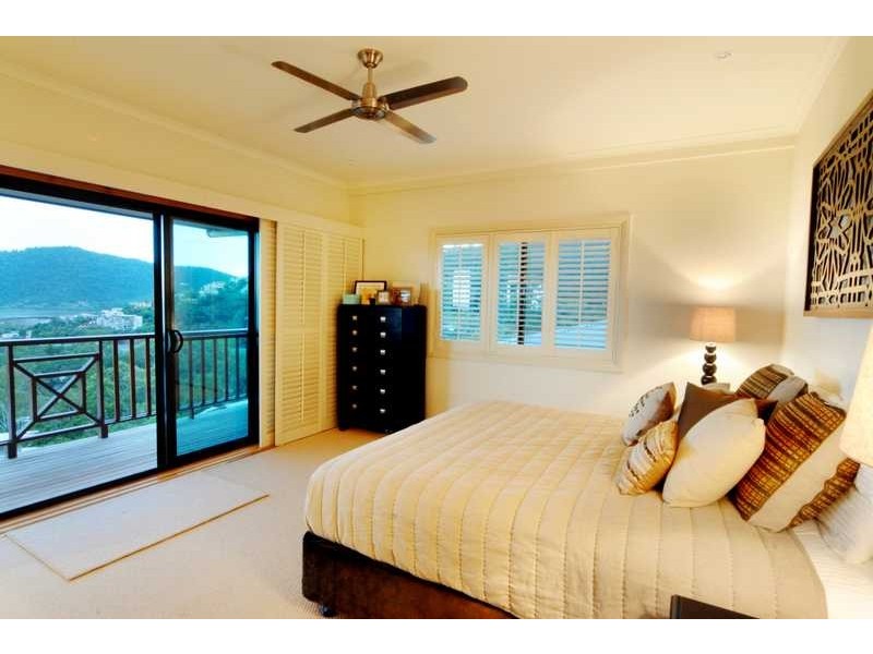 10 Nara Avenue, Airlie Beach QLD 4802