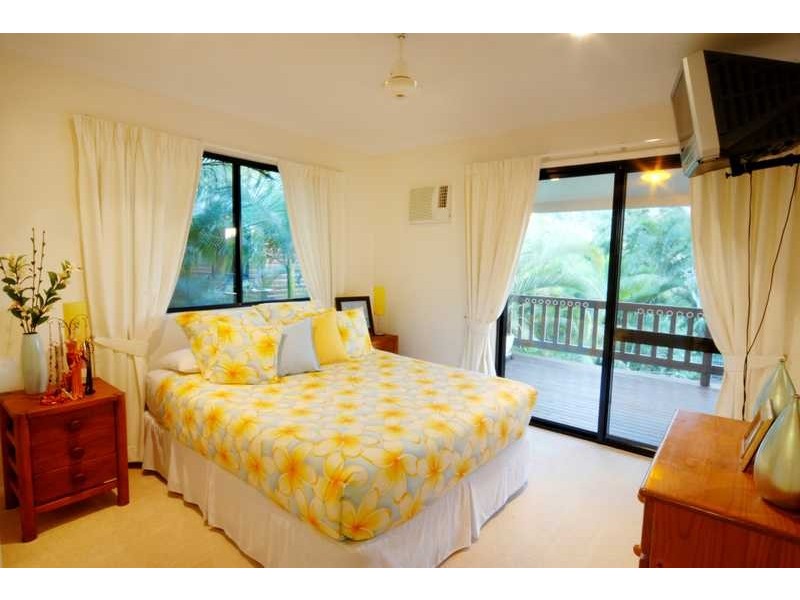 18 Panoramic Court, Cannonvale QLD 4802