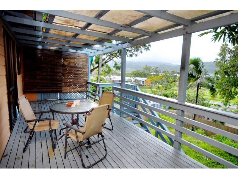 8 Wambiri Street, Cannonvale QLD 4802