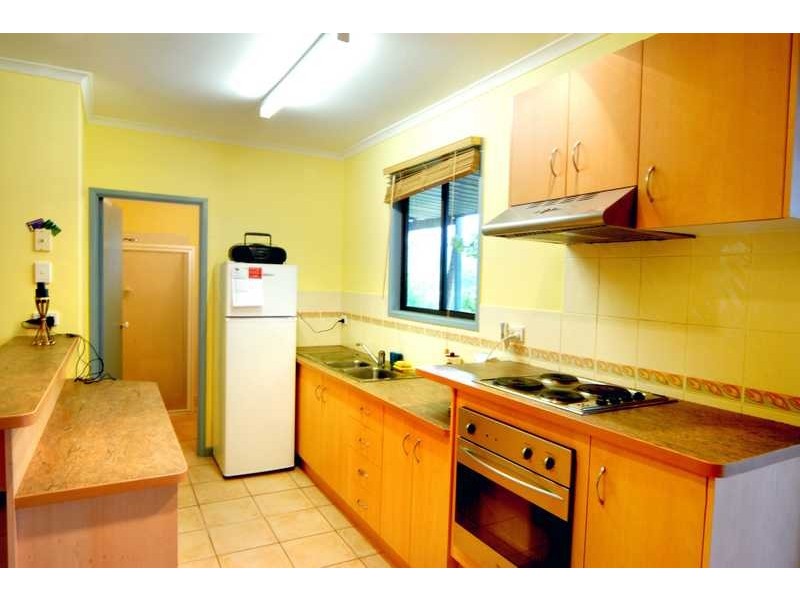 8 Wambiri Street, Cannonvale QLD 4802