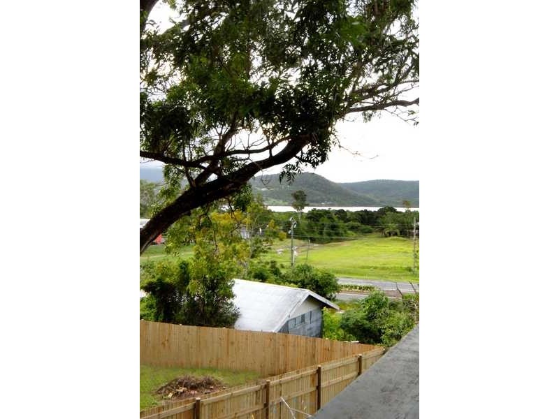 8 Wambiri Street, Cannonvale QLD 4802