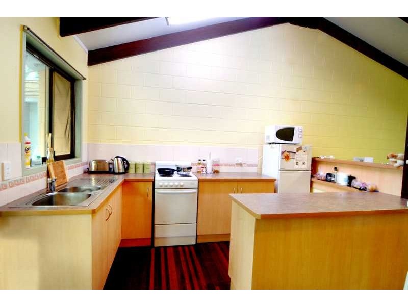 8 Wambiri Street, Cannonvale QLD 4802