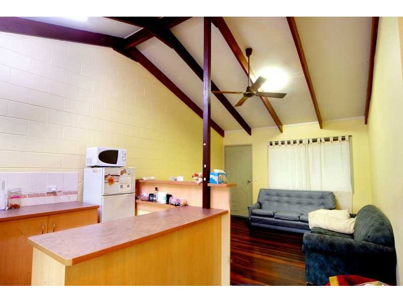 8 Wambiri Street, Cannonvale QLD 4802