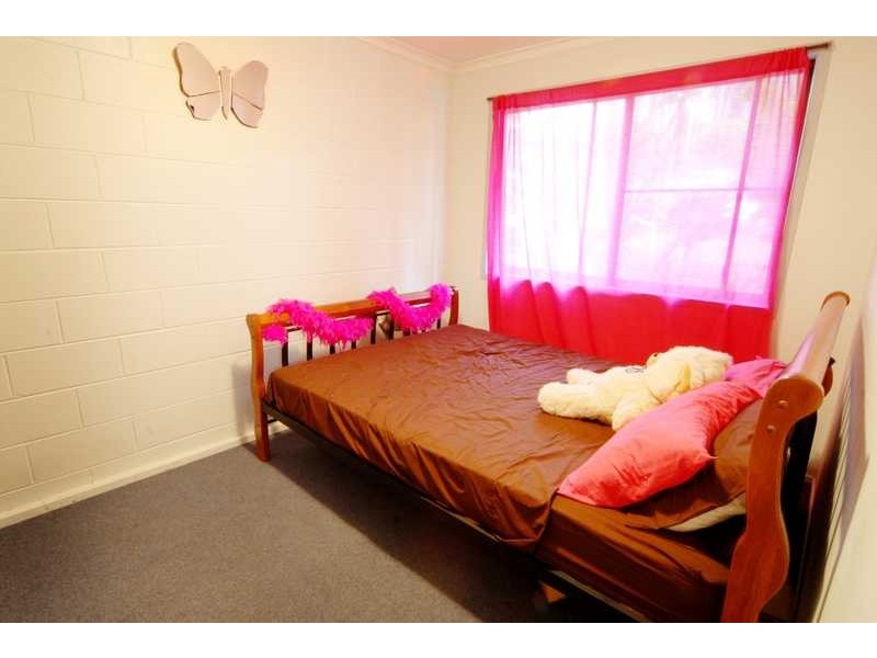 8 Wambiri Street, Cannonvale QLD 4802