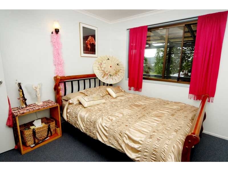 8 Wambiri Street, Cannonvale QLD 4802