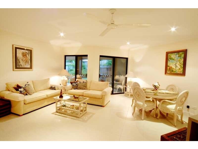 1/3 Wills Court, Cannonvale QLD 4802