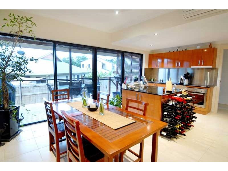 Unit 4/10 Abell Road, Cannonvale QLD 4802