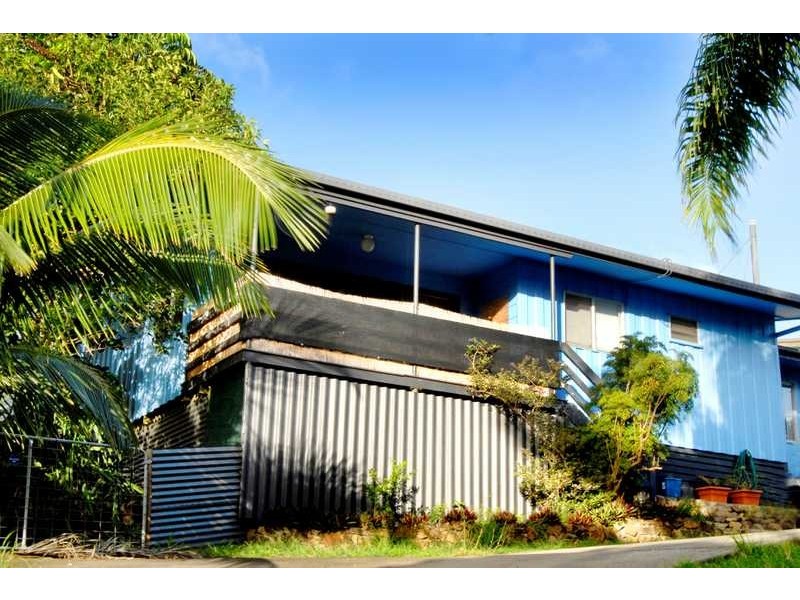 16 Pleasant Drive, Cannonvale QLD 4802