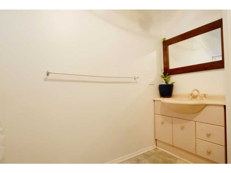 16 Pleasant Drive, Cannonvale QLD 4802