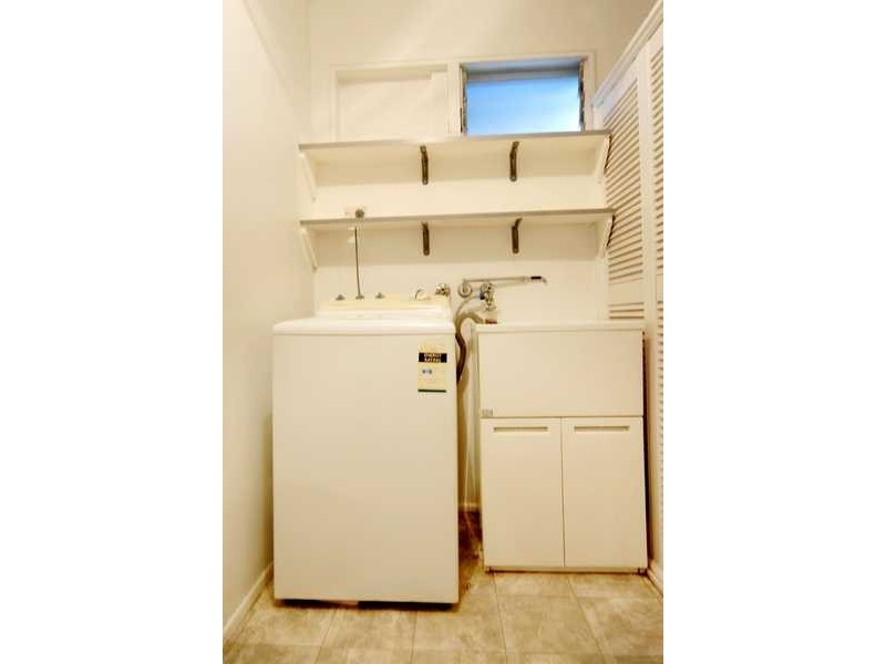 16 Pleasant Drive, Cannonvale QLD 4802