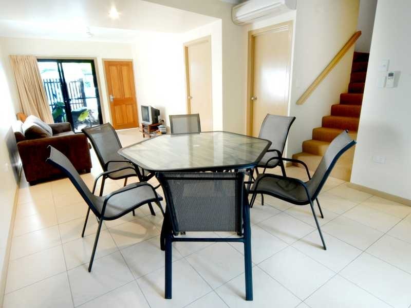 Unit 4/164 Shute Harbour Rd, Cannonvale QLD 4802