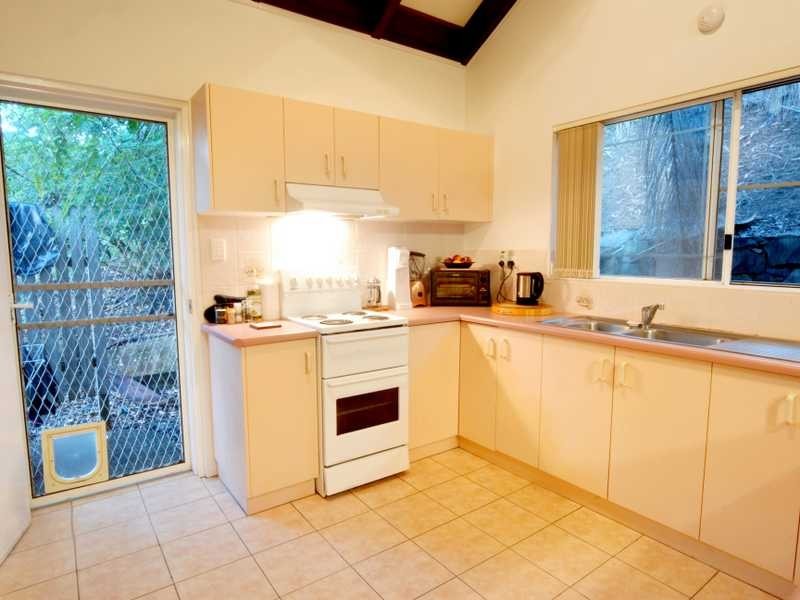 6 Duell Rd, Cannonvale QLD 4802