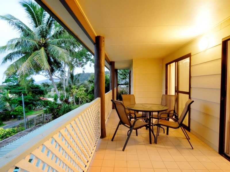 4 Balaka Street, Cannonvale QLD 4802