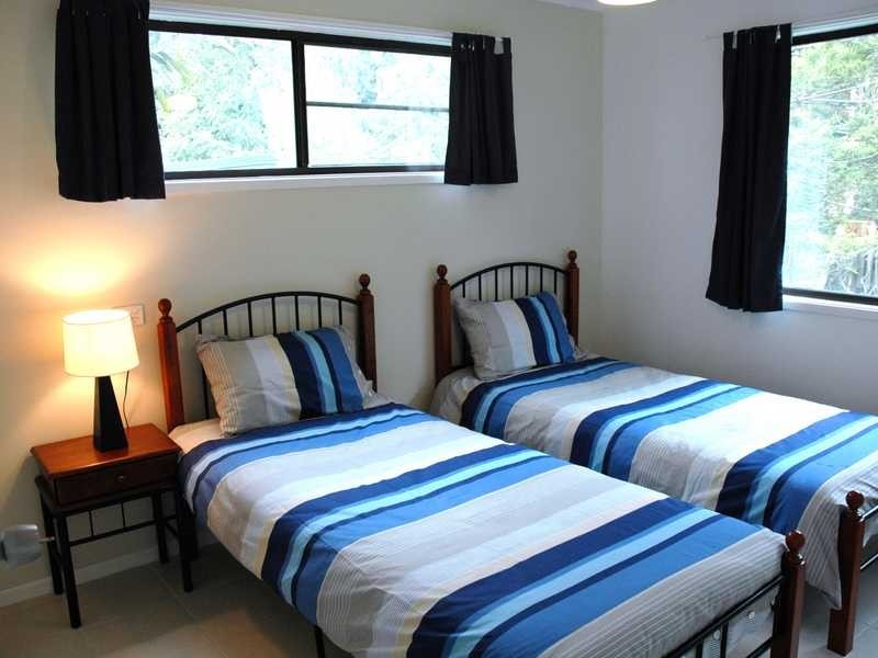 4 Balaka Street, Cannonvale QLD 4802