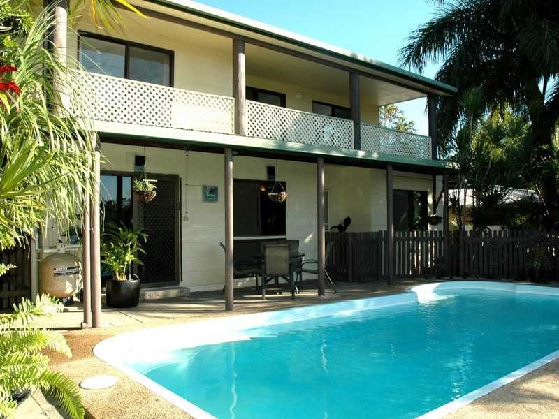 4 Balaka Street, Cannonvale QLD 4802