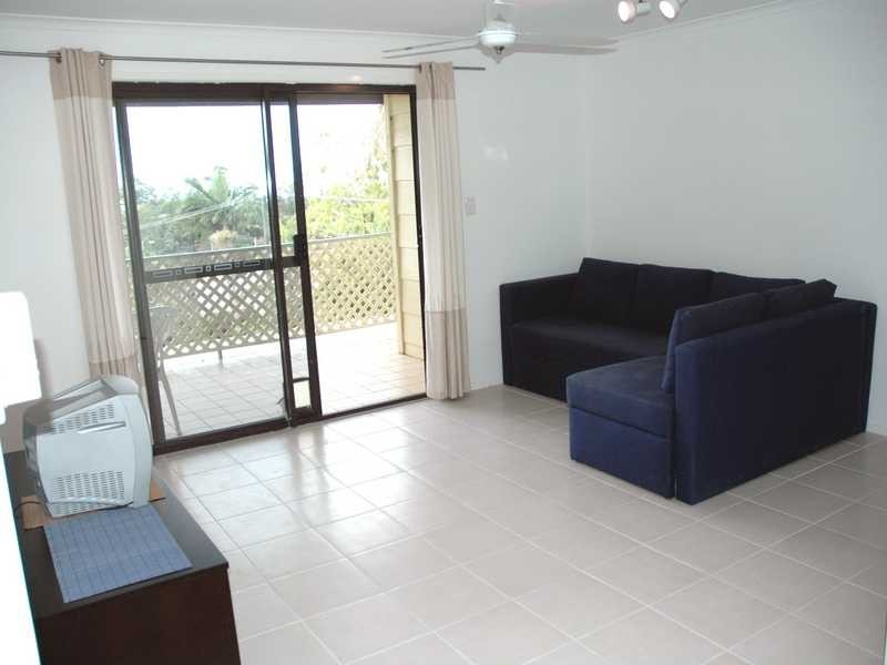 4 Balaka Street, Cannonvale QLD 4802