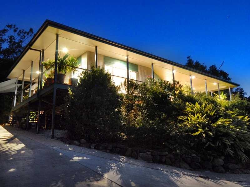 24 Pringle Rd, Cannonvale QLD 4802