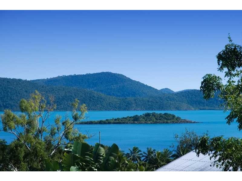 6 Gregory Court, Cannonvale QLD 4802