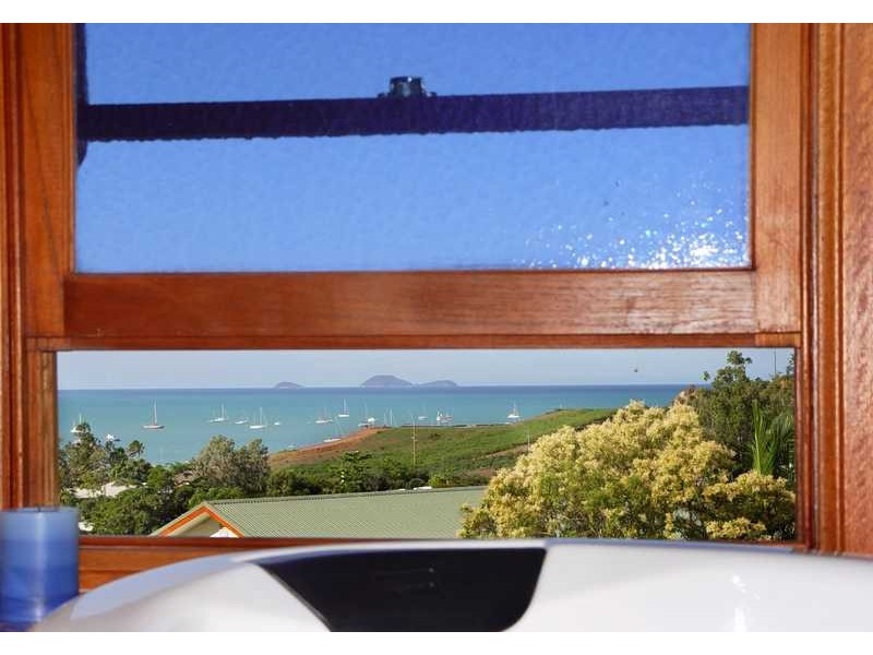 6 Gregory Court, Cannonvale QLD 4802