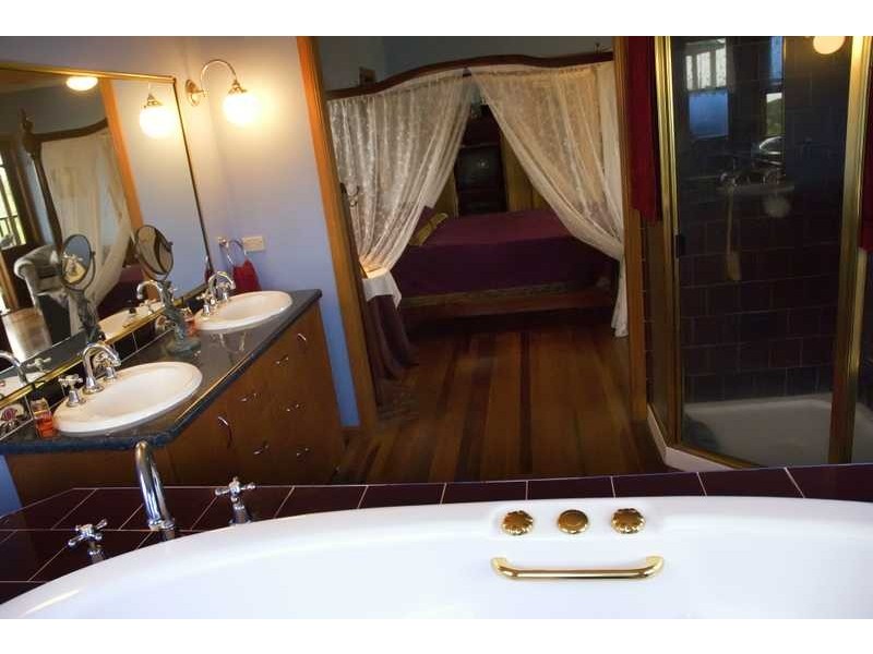 6 Gregory Court, Cannonvale QLD 4802