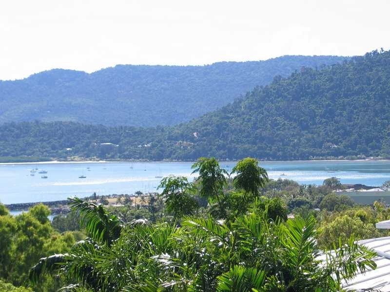 6 Nara Avenue, Airlie Beach QLD 4802