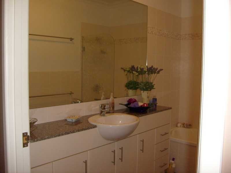 Unit 13/21 Shute Harbour Road, Cannonvale QLD 4802