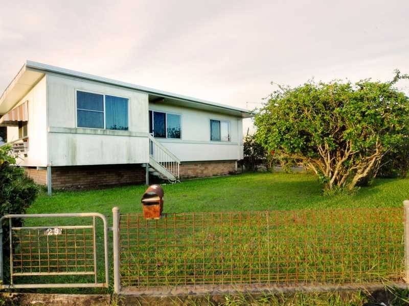 7 Robert Street, Proserpine QLD 4800