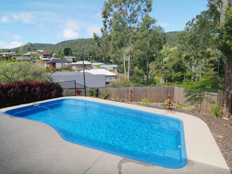 8 Wills Court, Cannonvale QLD 4802