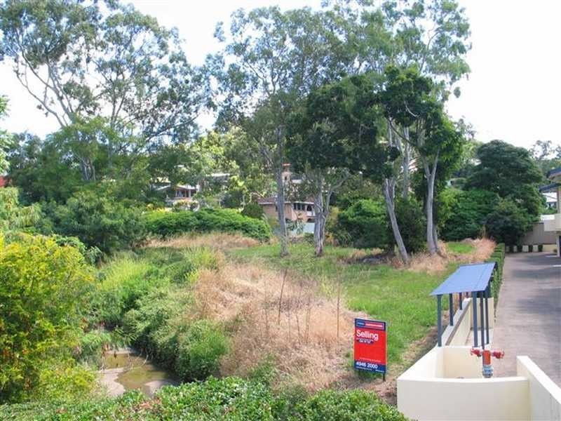 3 Pleasant Drive, Cannonvale QLD 4802