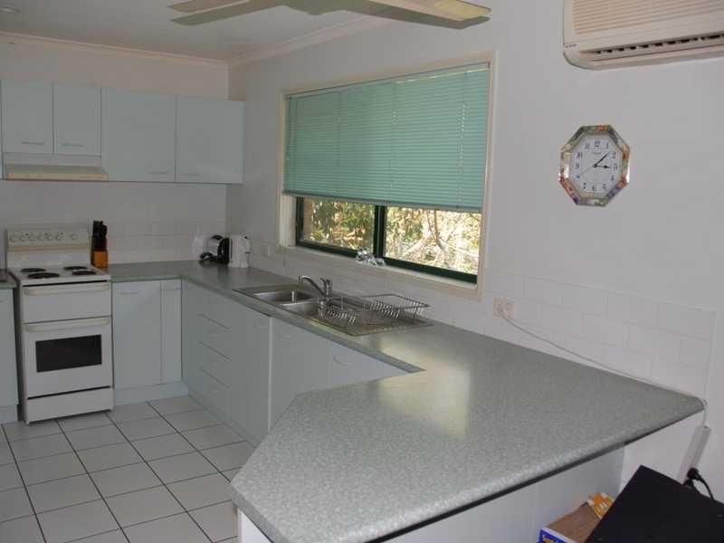 10 Cateran Close, Cannonvale QLD 4802