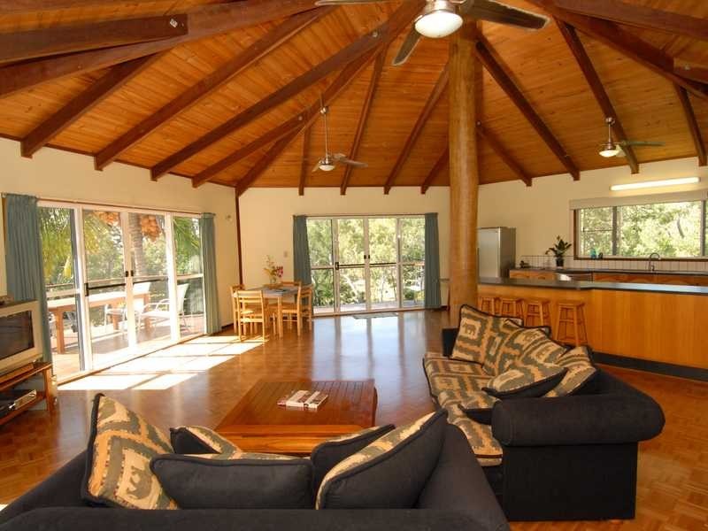 12 Gloucester Avenue, Hideaway Bay QLD 4800