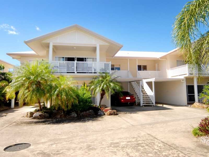 Unit 2/24 Pandanus Drive, Cannonvale QLD 4802