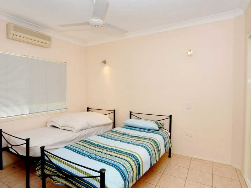Unit 2/24 Pandanus Drive, Cannonvale QLD 4802