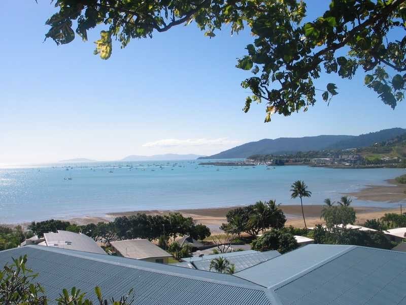 5 Stewart Drive, Cannonvale QLD 4802