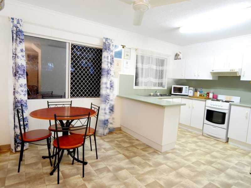 Unit 4/3 Eshelby Drive, Cannonvale QLD 4802