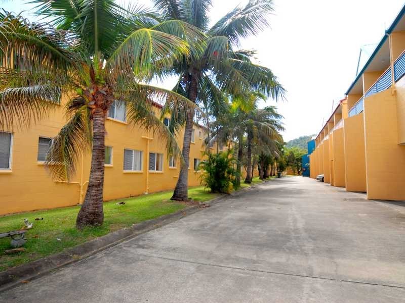 Unit 4/3 Eshelby Drive, Cannonvale QLD 4802