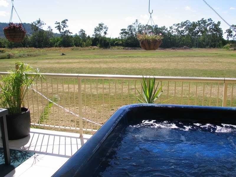Unit 42/21 Shute Harbour Rd, Cannonvale QLD 4802