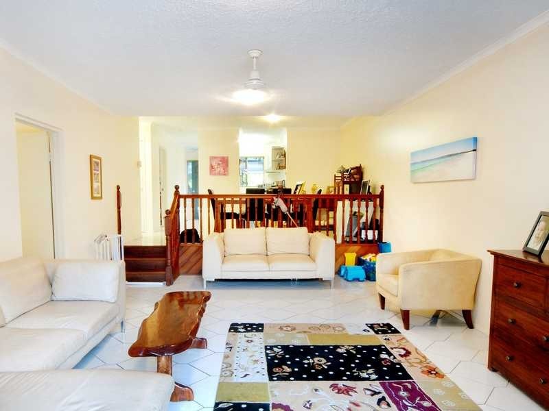 Unit 2/19 Tropic Road, Cannonvale QLD 4802