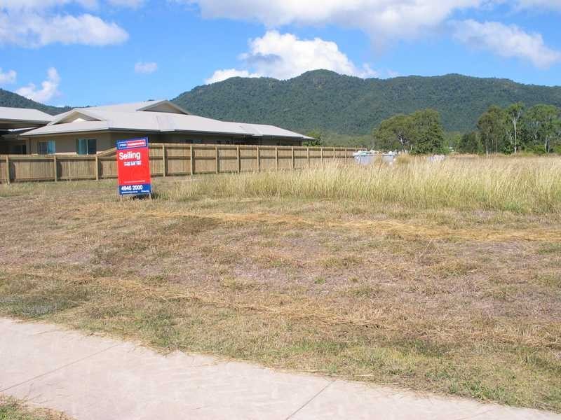 16 Henderson Street, Cannonvale QLD 4802