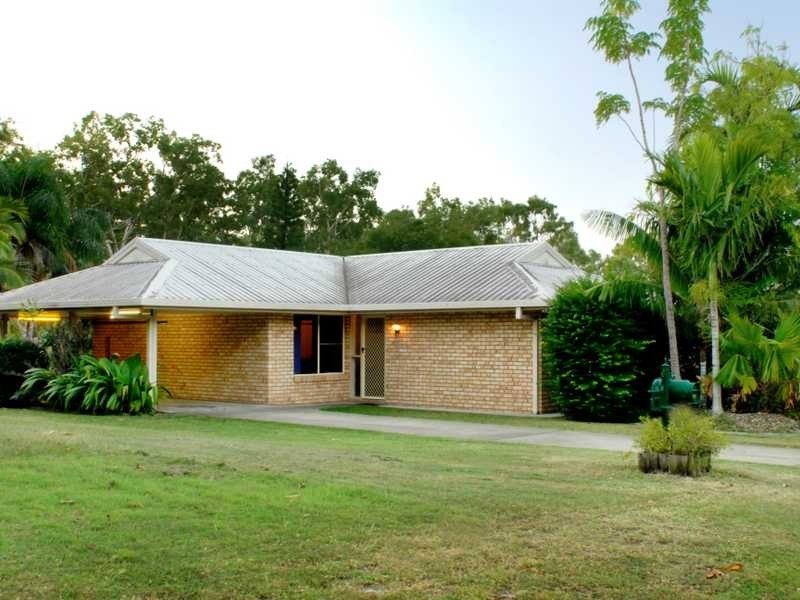 10 Hazelwood Crescent, Cannonvale QLD 4802