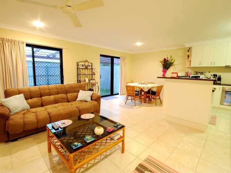 Unit 1/22 Banksia Court, Cannonvale QLD 4802