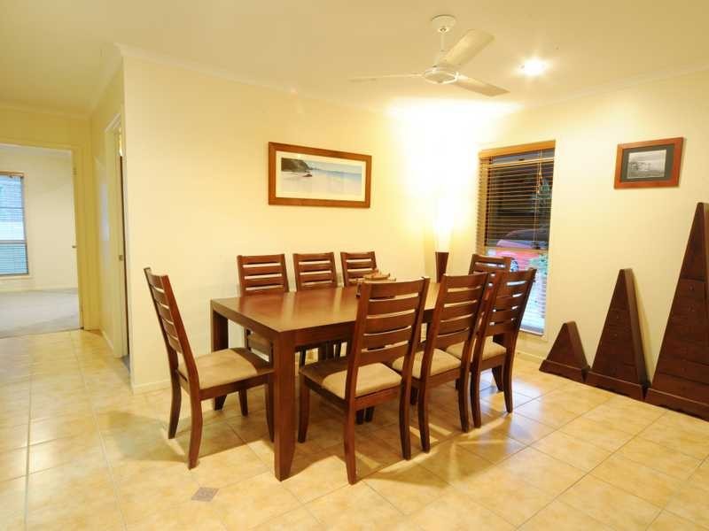 Unit 2/15 Eshelby Drive, Cannonvale QLD 4802