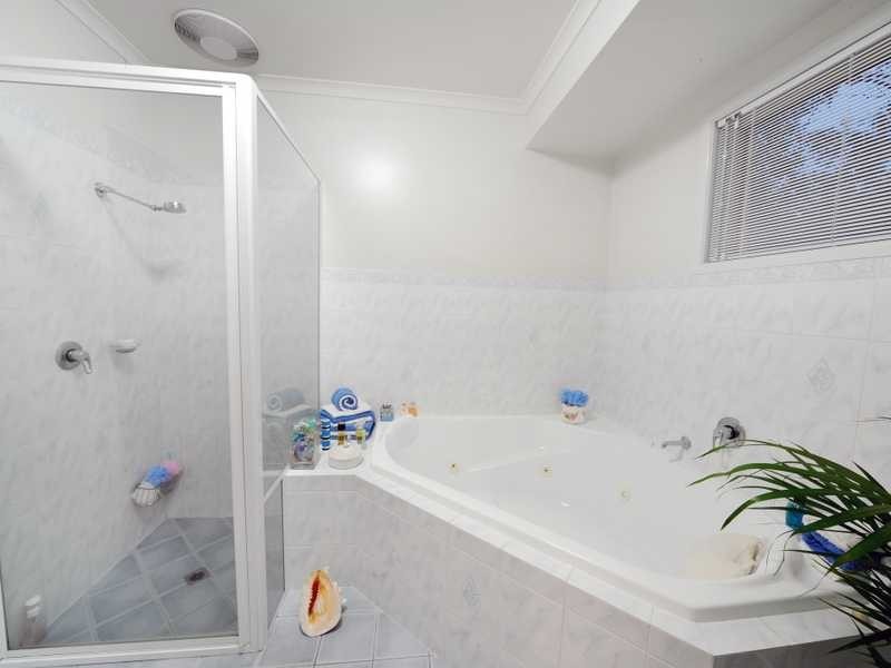 Unit 2/15 Eshelby Drive, Cannonvale QLD 4802