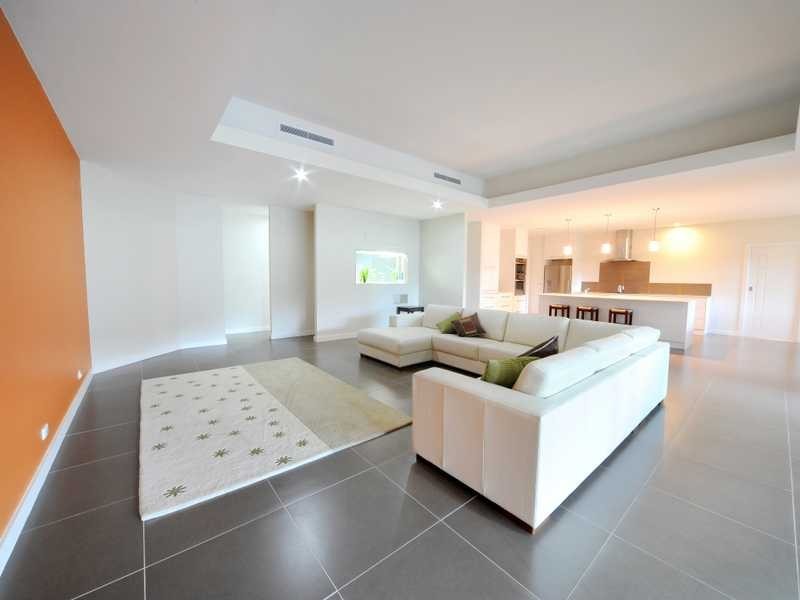 18 Henderson Street, Cannonvale QLD 4802