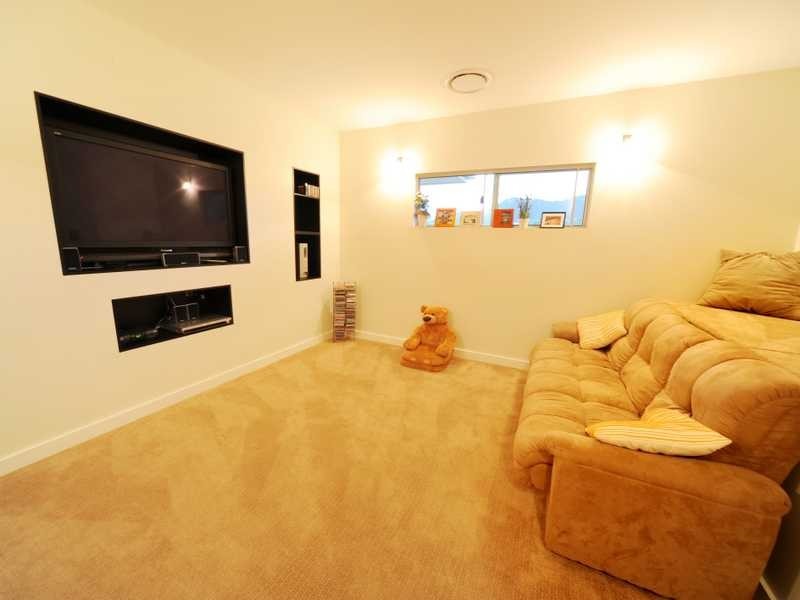 18 Henderson Street, Cannonvale QLD 4802