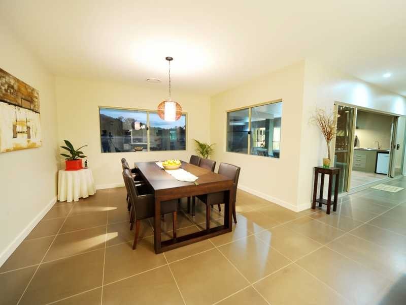 18 Henderson Street, Cannonvale QLD 4802