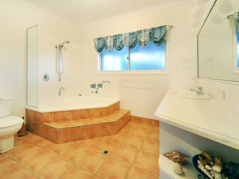 33 Country Road, Cannonvale QLD 4802