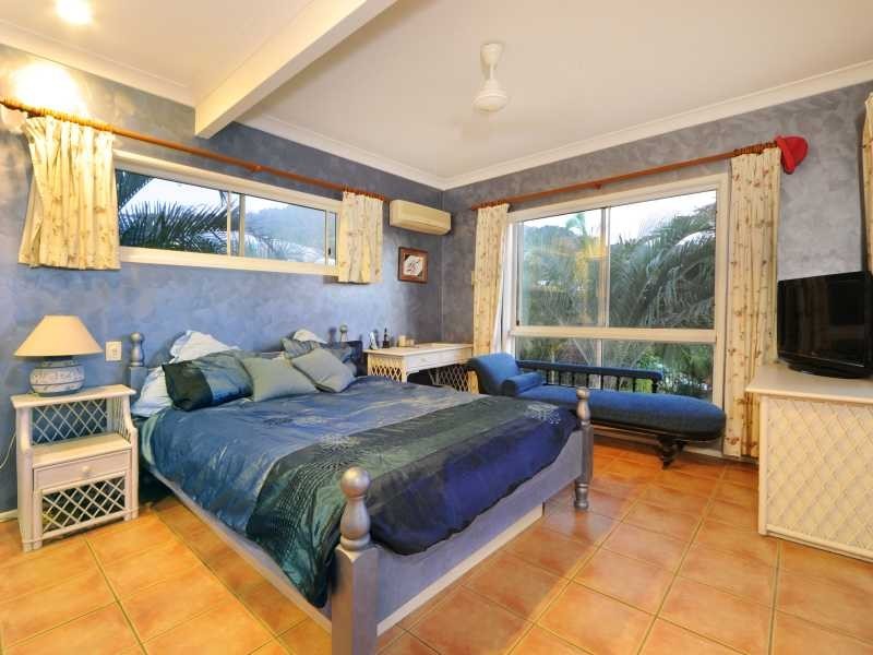 33 Country Road, Cannonvale QLD 4802